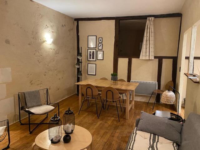 Ilot Des Cordeliers Apartment ปัวติเยร์ ภายนอก รูปภาพ